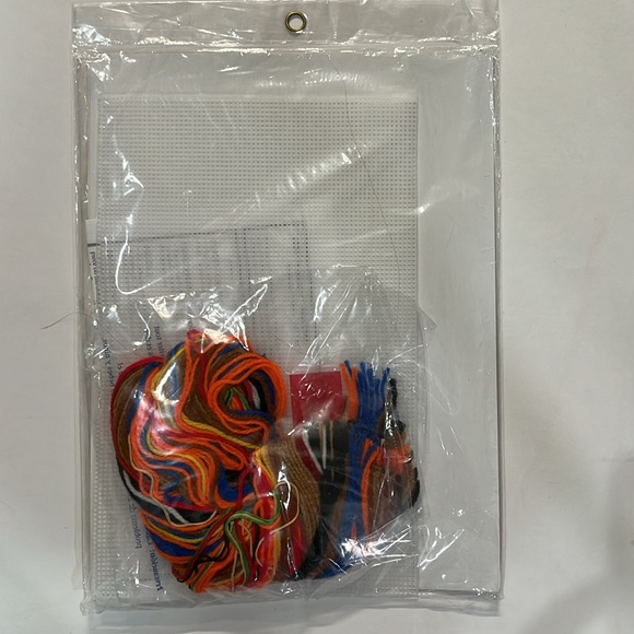 Vintage Bucilla Plastic Canvas Scarecrow Nut Dish - Picture 4 of 5